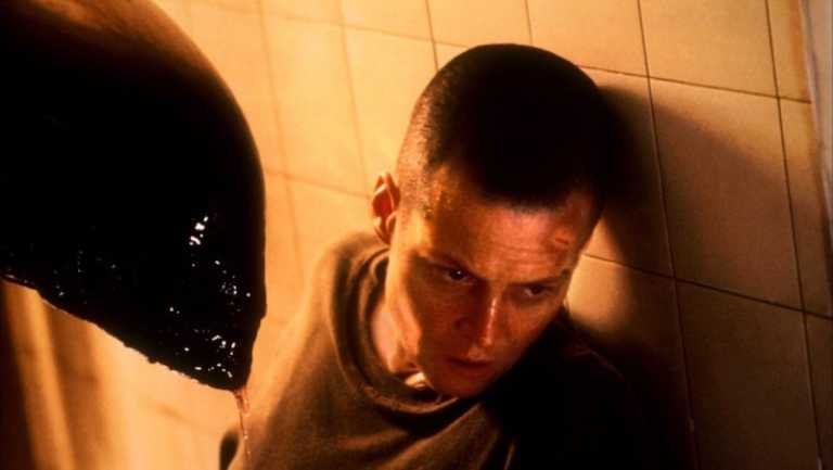 Alien 3, il film di David Fincher e con Sigourney Weaver Alien 3, il film di David Fincher e con Sigourney Weaver