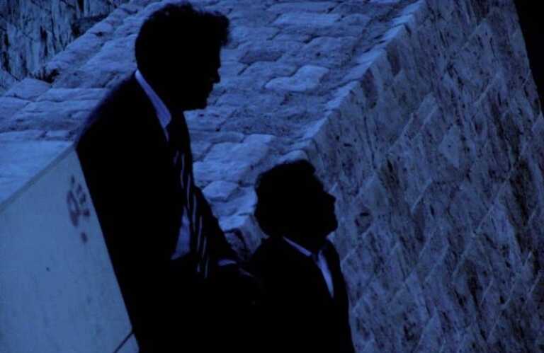 Falene: recensione del film di Andr&egrave;s A. Arce