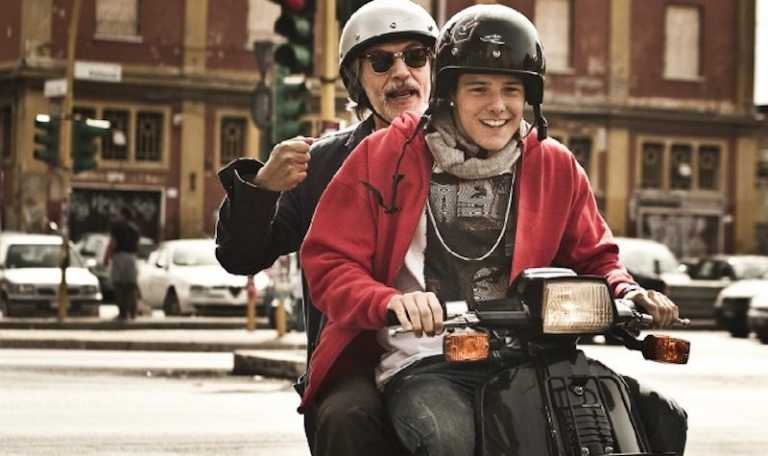 Scialla! (Stai Sereno): recensione del Francesco Bruni Scialla! (Stai Sereno): recensione del Francesco Bruni