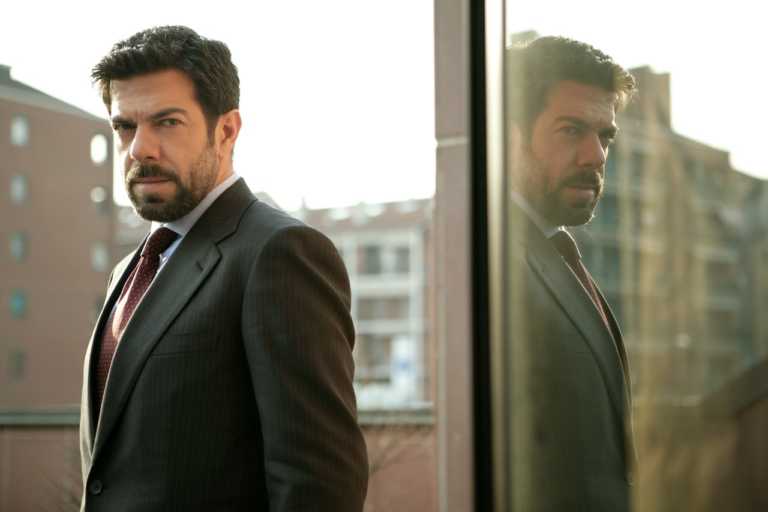 L&rsquo;industriale: recensione del film con Pierfrancesco Favino