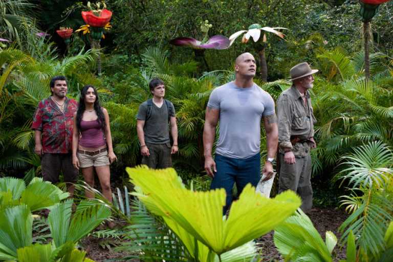 Viaggio nell&rsquo;isola misteriosa: recensione del film con Dwayne Johnson