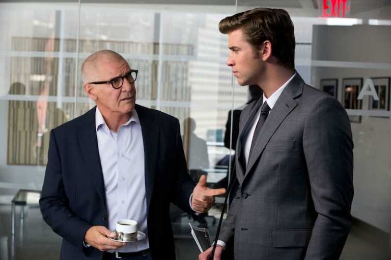Il Potere dei Soldi: recensione del film con Liam Hemsworth Il Potere dei Soldi: recensione del film con Liam Hemsworth