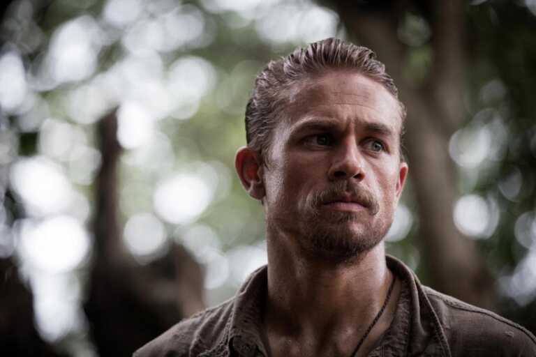 Charlie Hunnam parla dell&rsquo;infortunio subito sul set di Rebel Moon, ci vorranno due anni per recuperare