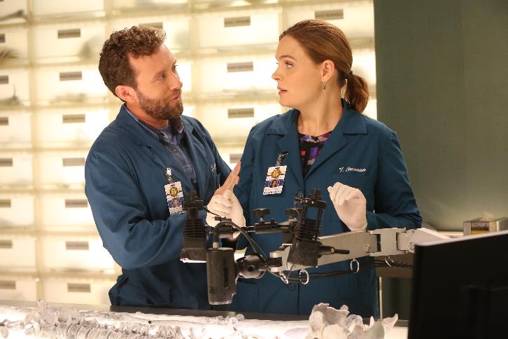 Bones 11×01: foto promozionali dall’episodio “The Loyalty in the Lie” Bones 11×01: foto promozionali dall’episodio “The Loyalty in the Lie”