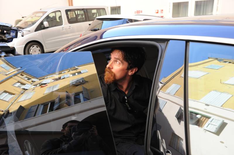Enzo Ferrari: Christian Bale a Modena per il film di Michael Mann Enzo Ferrari: Christian Bale a Modena per il film di Michael Mann