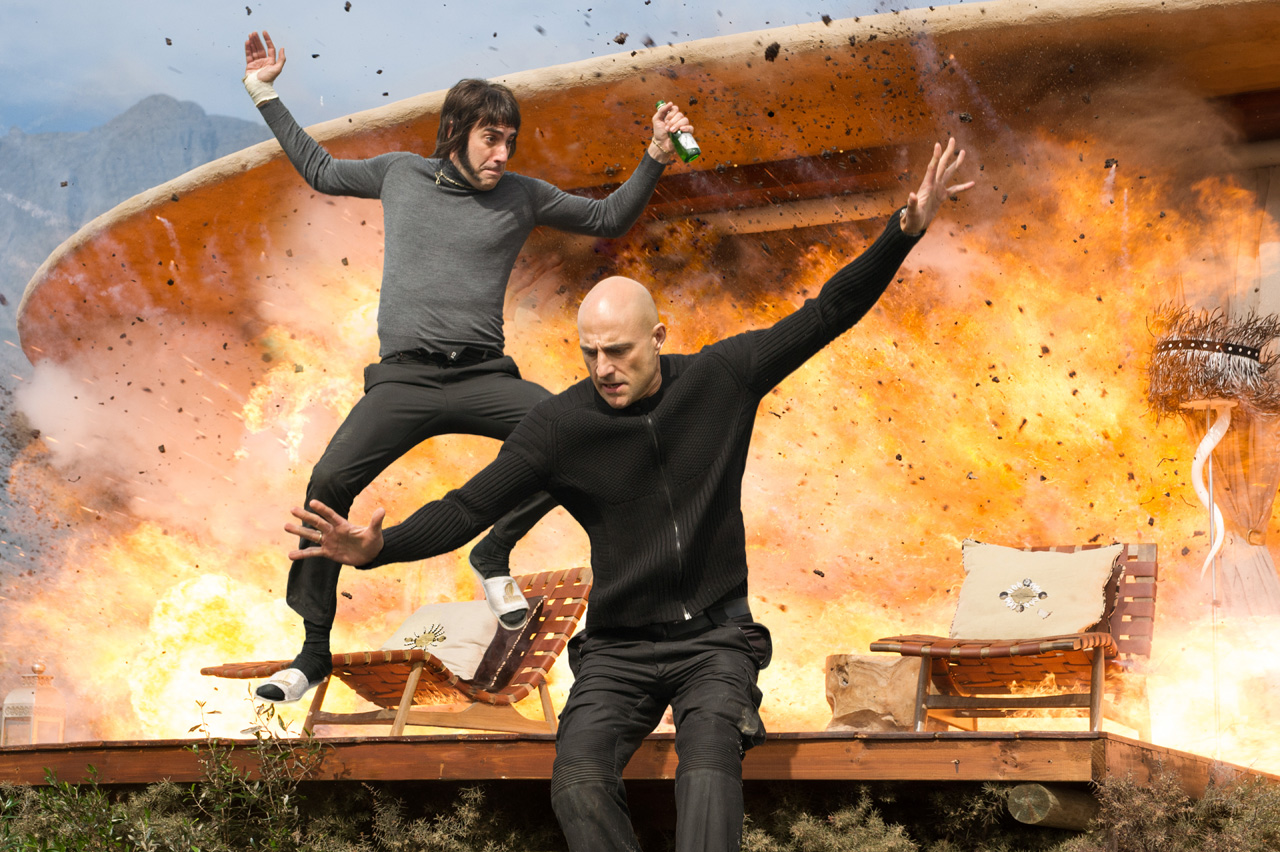 Sacha Baron Cohen e Mark Strong nell’esilarante poster di Brothers Grimsby Sacha Baron Cohen e Mark Strong nell’esilarante poster di Brothers Grimsby
