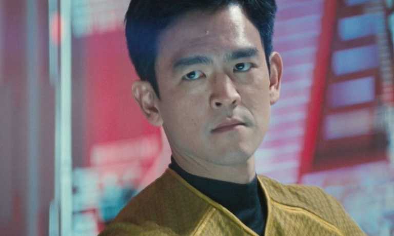 Star Trek Beyond: rivelato il segreto di Sulu nel nuovo backstage Star Trek Beyond: rivelato il segreto di Sulu nel nuovo backstage