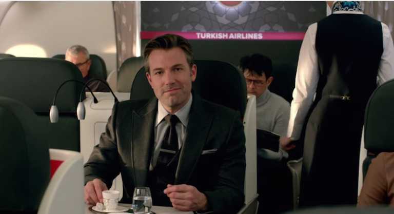 Batman v Superman, Superbowl: Bruce Wayne Testimonial nello spot della Turkish Airlines! Batman v Superman, Superbowl: Bruce Wayne Testimonial nello spot della Turkish Airlines!