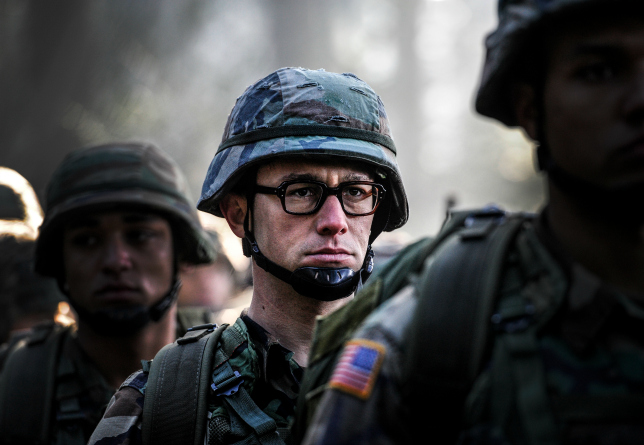 Snowden, lo sfogo di Oliver Stone: “Nessuno ha sostenuto il film” Snowden, lo sfogo di Oliver Stone: “Nessuno ha sostenuto il film”