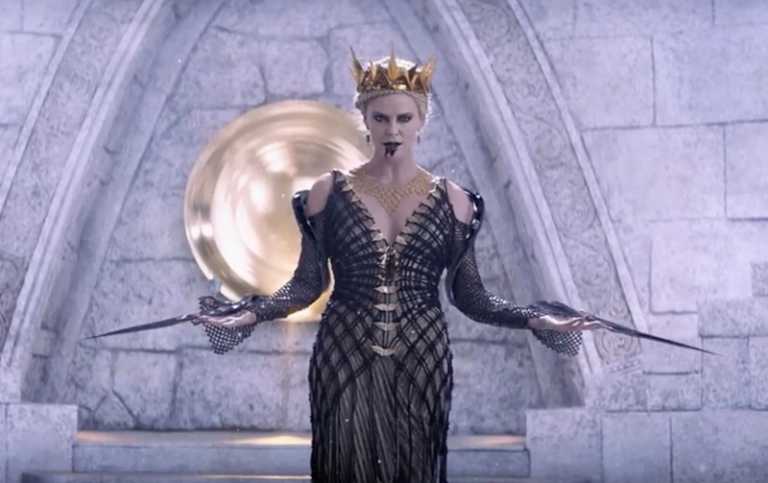 Il Cacciatore e la Regina di Ghiaccio: Charlize Theron protagonista del nuovo spot Il Cacciatore e la Regina di Ghiaccio: Charlize Theron protagonista del nuovo spot