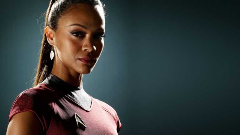 Star Trek Beyond: primo sguardo al costume di Uhura Star Trek Beyond: primo sguardo al costume di Uhura