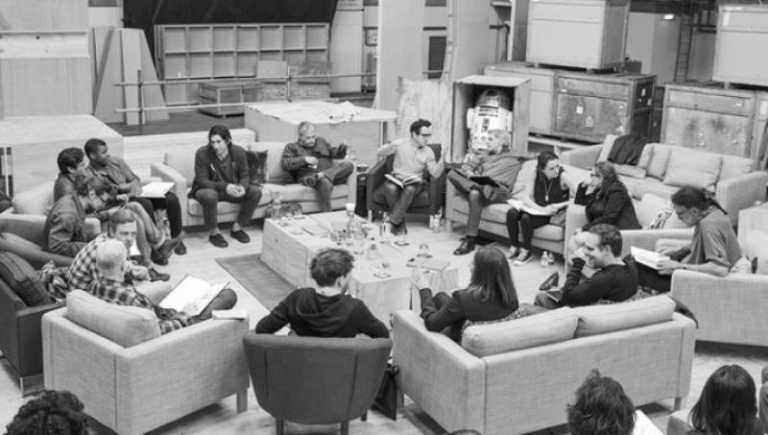 Star Wars il Risveglio della Forza: la prima riunione del cast – video Star Wars il Risveglio della Forza: la prima riunione del cast – video