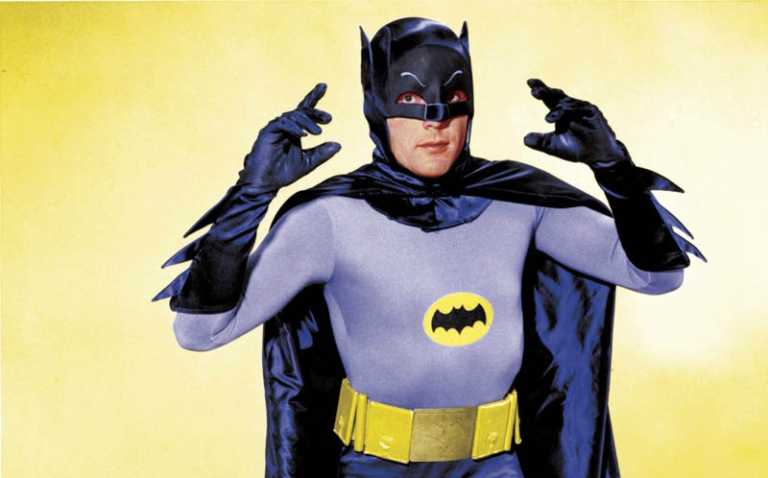 Addio Adam West: l’interprete di Batman si è spento a 88 anni Addio Adam West: l’interprete di Batman si è spento a 88 anni