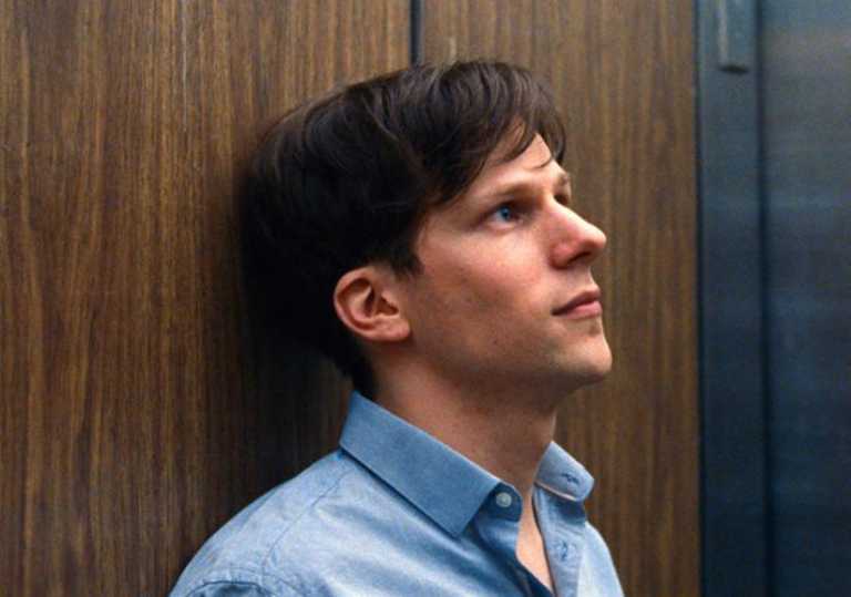Jesse Eisenberg nel trailer di Louder Than Bombs Jesse Eisenberg nel trailer di Louder Than Bombs