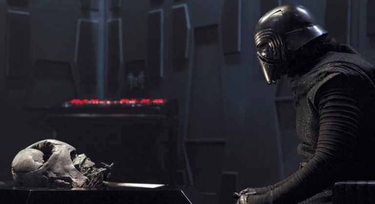 Star Wars il Risveglio della Forza: come nascono gli oggetti di scena Star Wars il Risveglio della Forza: come nascono gli oggetti di scena