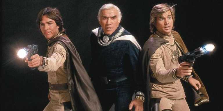 Battlestar Galactica: scelto lo sceneggiatore per il film Battlestar Galactica: scelto lo sceneggiatore per il film
