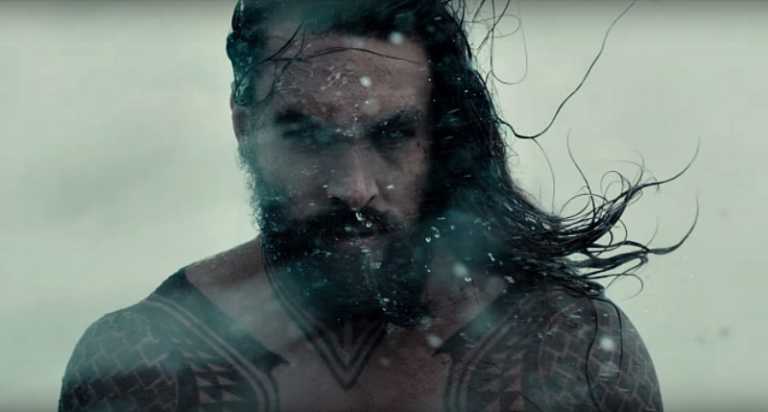 Aquaman: Jason Momoa si allena con il trucco di scena Aquaman: Jason Momoa si allena con il trucco di scena