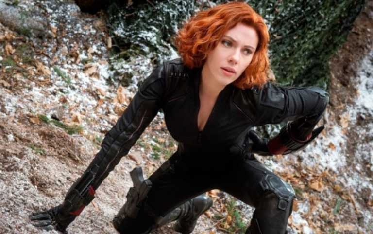 Avengers: Age of Ultron, una foto di Scarlett Johansson incinta sul set Avengers: Age of Ultron, una foto di Scarlett Johansson incinta sul set