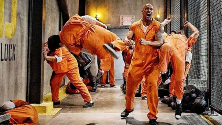 Fast and Furious 8: Dwayne Johnson scatenato sul set – video Fast and Furious 8: Dwayne Johnson scatenato sul set – video