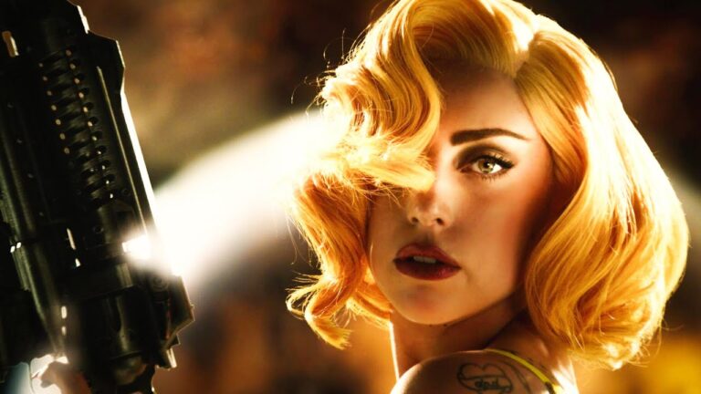Venezia 75: Lady Gaga è arrivata al Lido, è lei la star Venezia 75: Lady Gaga è arrivata al Lido, è lei la star