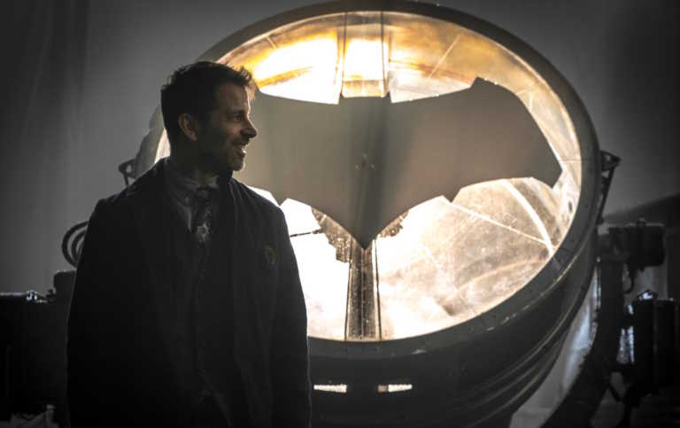 Justice League: Zack Snyder rivela la prima foto di Jim Gordon Justice League: Zack Snyder rivela la prima foto di Jim Gordon
