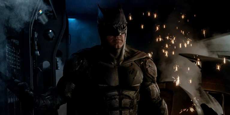 Justice League: un dettaglio del toy di Batman Justice League: un dettaglio del toy di Batman