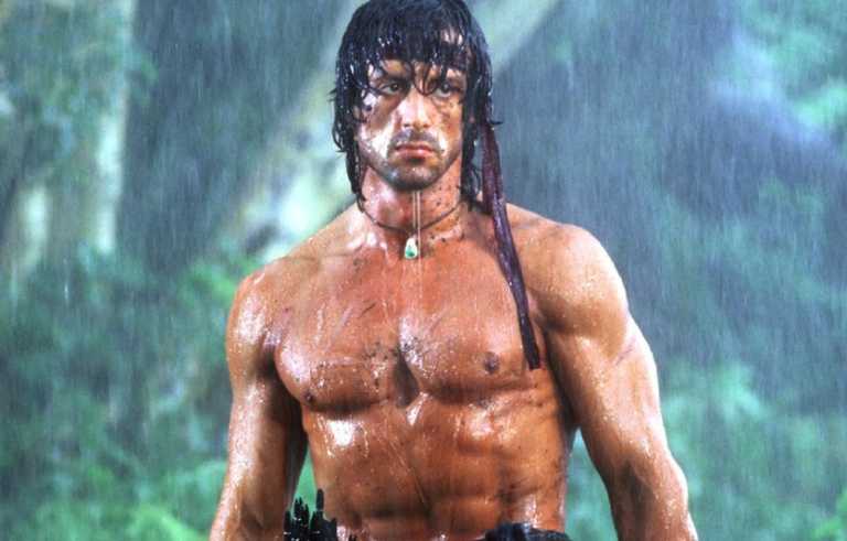 Rambo V: un nuovo “strumento” in una foto dal set Rambo V: un nuovo “strumento” in una foto dal set
