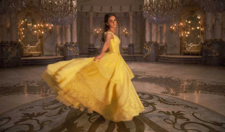 Emma Watson canta Something There – clip ufficiale da La Bella e la Bestia Emma Watson canta Something There – clip ufficiale da La Bella e la Bestia