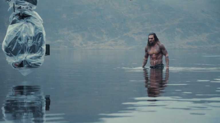 Justice League: Jason Momoa mozzafiato sul set Justice League: Jason Momoa mozzafiato sul set