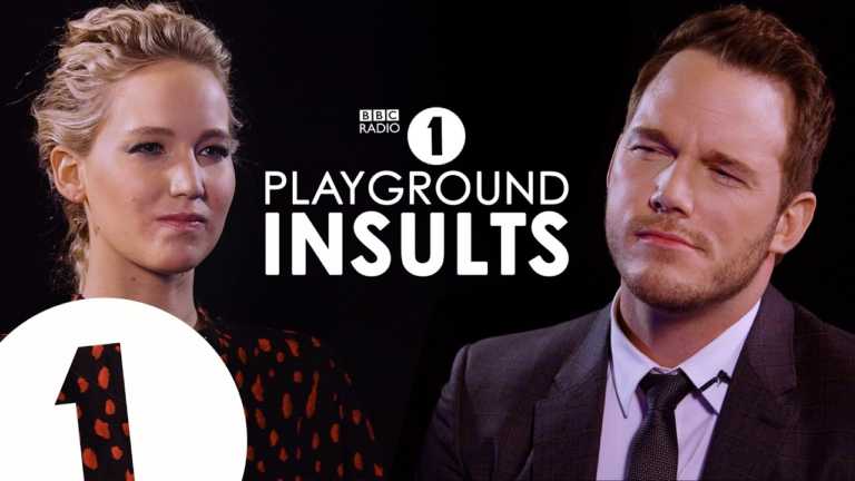 Jennifer Lawrence e Chris Pratt si insultano – video Jennifer Lawrence e Chris Pratt si insultano – video