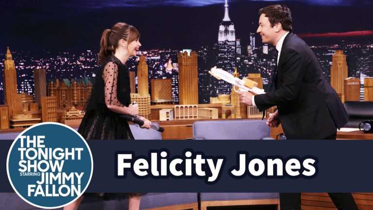 Rogue One: Felicity Jones presenta una clip dal film Rogue One: Felicity Jones presenta una clip dal film