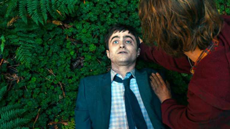Swiss Army Man: i poster esilaranti di Oliver Barrett Swiss Army Man: i poster esilaranti di Oliver Barrett