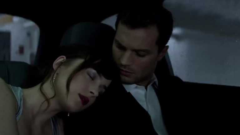 Cinquanta Sfumature di Nero: Christian fa la proposta ad Anastasia nel nuovo spot Cinquanta Sfumature di Nero: Christian fa la proposta ad Anastasia nel nuovo spot