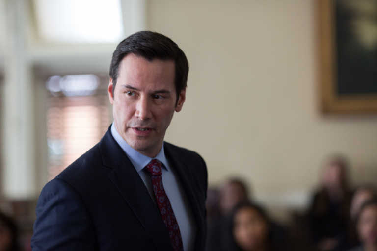 Una doppia verità: Keanu Reeves e Renée Zellweger al cinema dal 12 Aprile Una doppia verità: Keanu Reeves e Renée Zellweger al cinema dal 12 Aprile