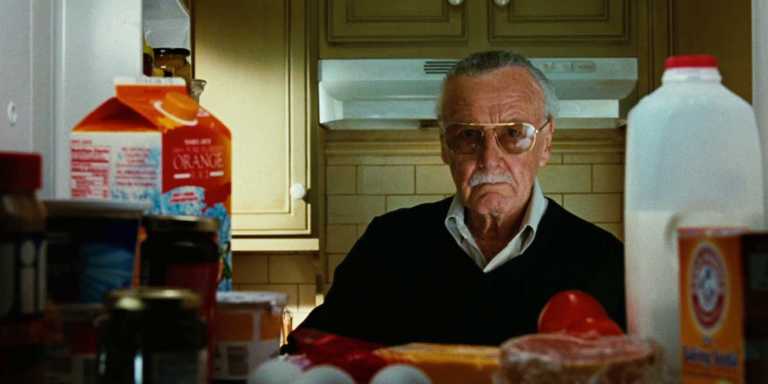 Stan Lee: Kevin Feige approva la teoria dei fan sui suoi cameo Stan Lee: Kevin Feige approva la teoria dei fan sui suoi cameo