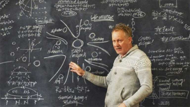 Avengers 4: Erik Selvig sar&agrave; l&rsquo;arma segreta contro Thanos?