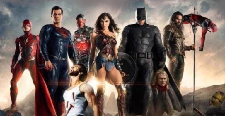 La Justice League uccide gli eroi Marvel nel poster cinese La Justice League uccide gli eroi Marvel nel poster cinese
