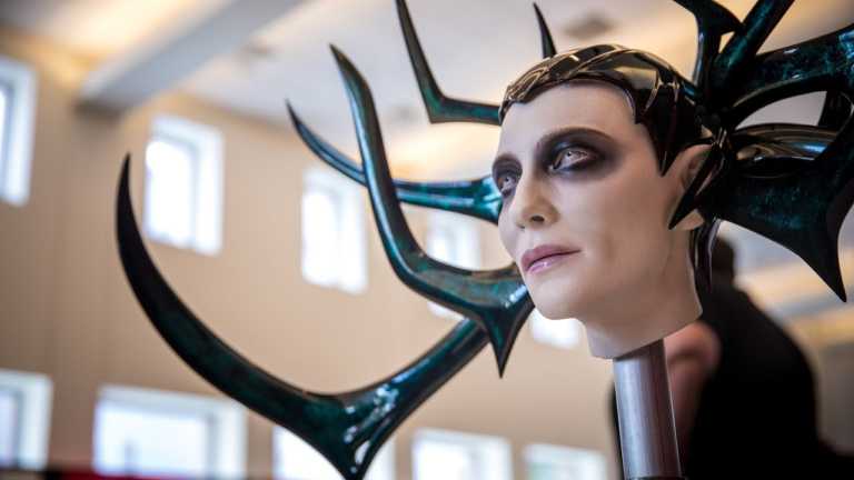 Thor: Ragnarok, ecco come è stato realizzato il copricapo di Hela Thor: Ragnarok, ecco come è stato realizzato il copricapo di Hela