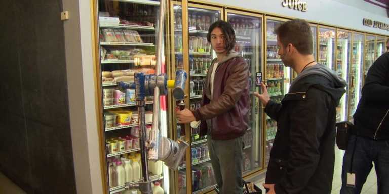 Ezra Miller: &ldquo;Zack Snyder &egrave; il Dio della DC&rdquo;