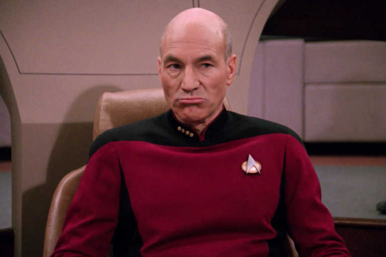 Patrick Stewart rivela che per il provino per Jean-Luc Picard gli venne chiesto di indossare una parrucca Patrick Stewart rivela che per il provino per Jean-Luc Picard gli venne chiesto di indossare una parrucca