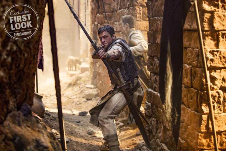 Taron Egerton è Robin Hood nella prima foto dal film Taron Egerton è Robin Hood nella prima foto dal film