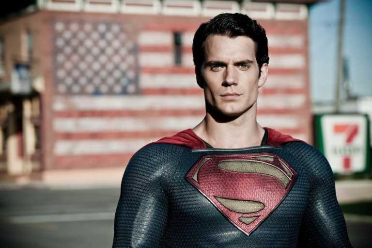 Henry Cavill parla di Man of Steel 2 e accenna al contratto con la DC Films Henry Cavill parla di Man of Steel 2 e accenna al contratto con la DC Films