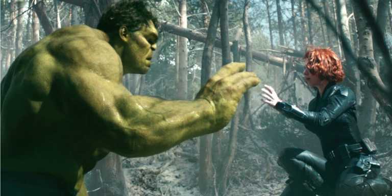 Scarlett Johansson &ldquo;rimprovera&rdquo; Mark Ruffalo per il mancato tatuaggio degli Avengers