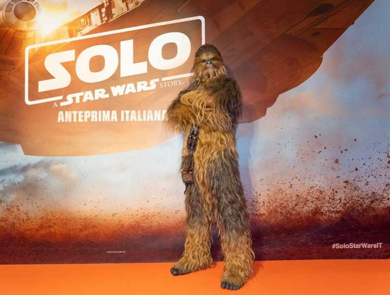 Solo: A Star Wars Story, l’anteprima italiana con Chewbacca – foto e video Solo: A Star Wars Story, l’anteprima italiana con Chewbacca – foto e video
