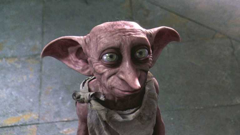Harry Potter: J.K. Rowling si scusa con i fan per aver ucciso Dobby, l&rsquo;Elfo Domestico