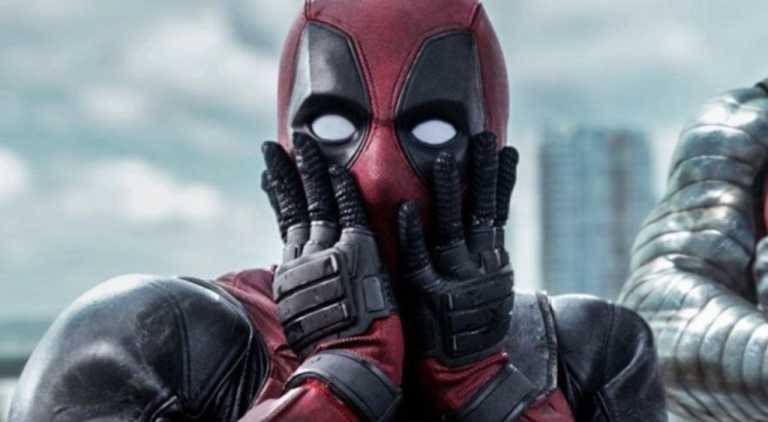 Deadpool stringe il guanto dell’infinito di Thanos nella nuova fan art di Infinity War Deadpool stringe il guanto dell’infinito di Thanos nella nuova fan art di Infinity War