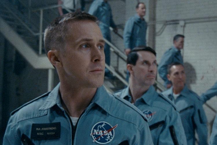 First Man: Ryan Gosling è Neil Armstrong nella nuova foto ufficiale First Man: Ryan Gosling è Neil Armstrong nella nuova foto ufficiale