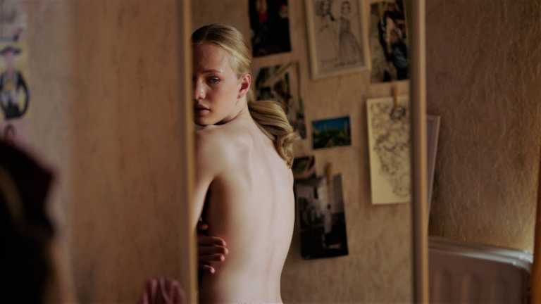 Girl: il trailer italiano del film rivelazione del Festival di Cannes Girl: il trailer italiano del film rivelazione del Festival di Cannes