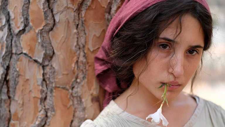 Capri-Revolution: recensione del film di Mario Martone presentato a Venezia 75