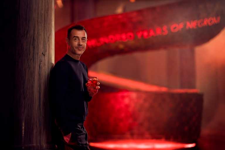 Matteo Garrone per Campari: il backstage con Ana de Armas Matteo Garrone per Campari: il backstage con Ana de Armas